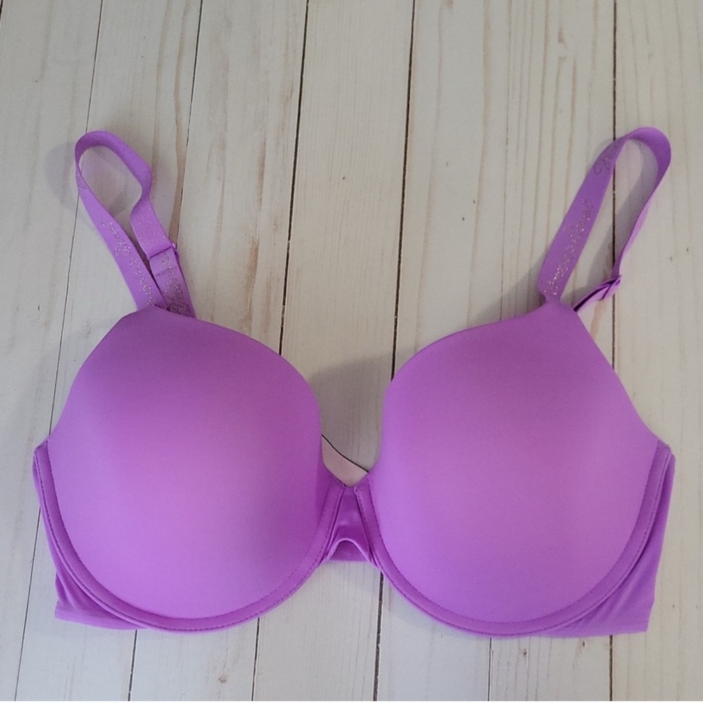34DD Victoria Secret